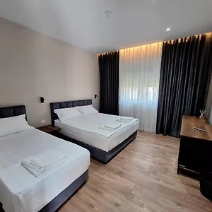 Babe 3*, Vlorë Albanie